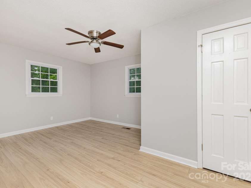 1874 Sunny Lane, Lancaster, SC 29720.  MLS# CAR4252317, YatesRealty ID 12933. 