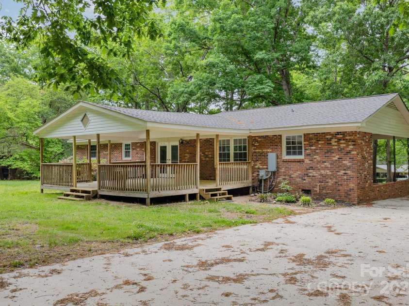 1874 Sunny Lane, Lancaster, SC 29720.  MLS# CAR4252317, YatesRealty ID 12933. 