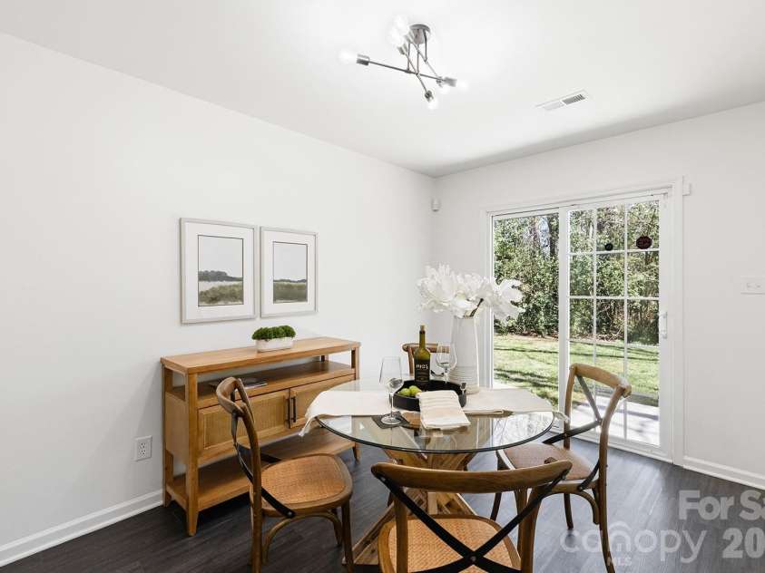 913 Tennyson Drive, Charlotte, NC 28208.  MLS# CAR4350149, YatesRealty ID 12933. 