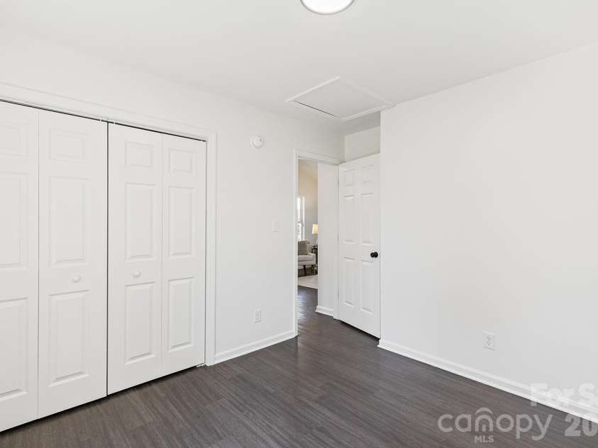 913 Tennyson Drive, Charlotte, NC 28208.  MLS# CAR4350149, YatesRealty ID 12933. 