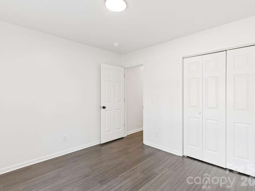 913 Tennyson Drive, Charlotte, NC 28208.  MLS# CAR4350149, YatesRealty ID 12933. 