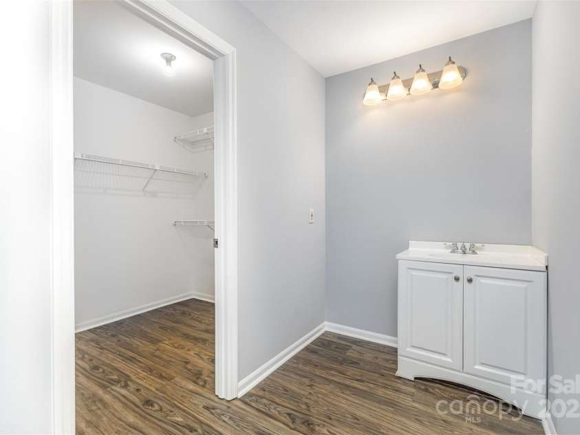 2112 Flint Glenn Lane, Charlotte, NC 28262.  MLS# CAR4257768, YatesRealty ID 12934. 
