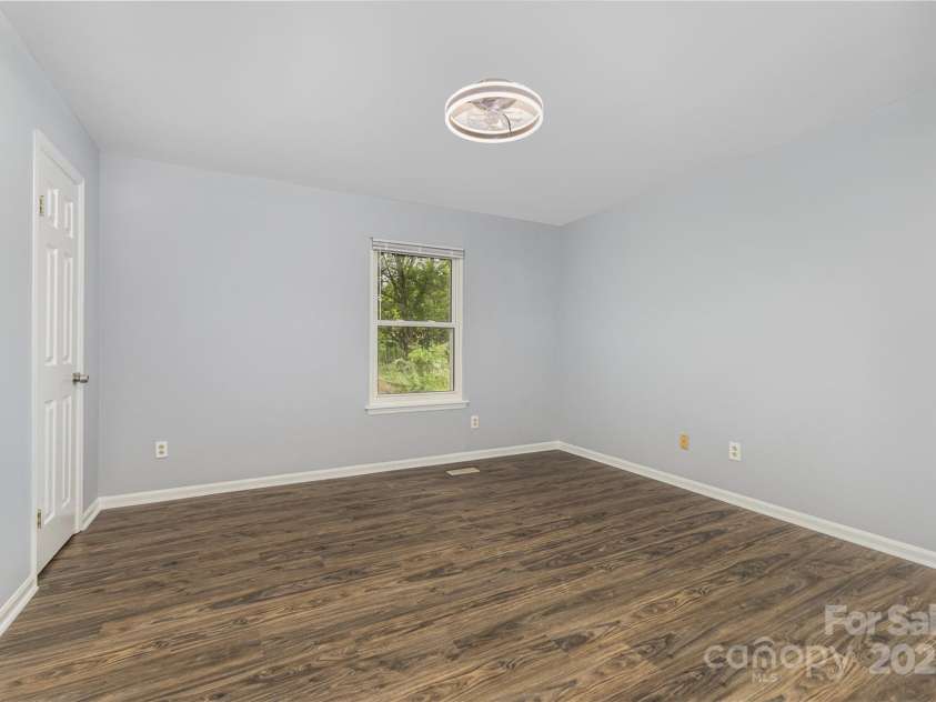 2112 Flint Glenn Lane, Charlotte, NC 28262.  MLS# CAR4257768, YatesRealty ID 12934. 
