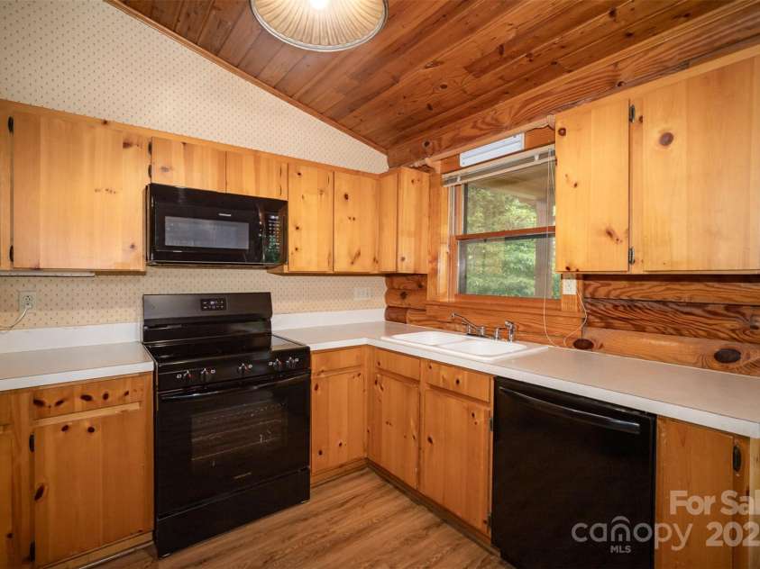 8464 Robinson Church Road, Charlotte, NC 28215.  MLS# CAR4255690, YatesRealty ID 12935. 