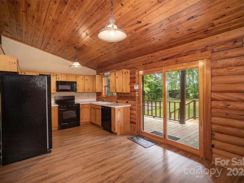 8464 Robinson Church Road, Charlotte, NC 28215.  MLS# CAR4255690, YatesRealty ID 12935. 