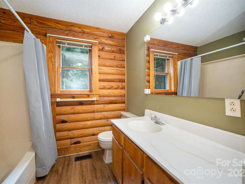8464 Robinson Church Road, Charlotte, NC 28215.  MLS# CAR4255690, YatesRealty ID 12935. 