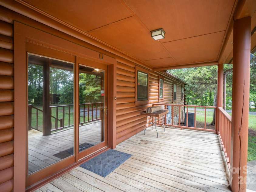 8464 Robinson Church Road, Charlotte, NC 28215.  MLS# CAR4255690, YatesRealty ID 12935. 