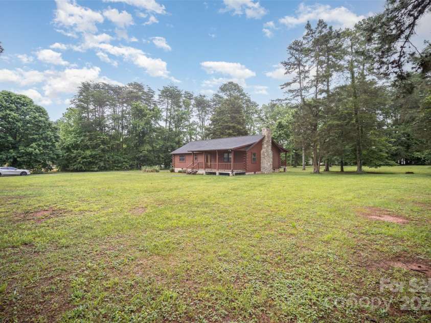 8464 Robinson Church Road, Charlotte, NC 28215.  MLS# CAR4255690, YatesRealty ID 12935. 