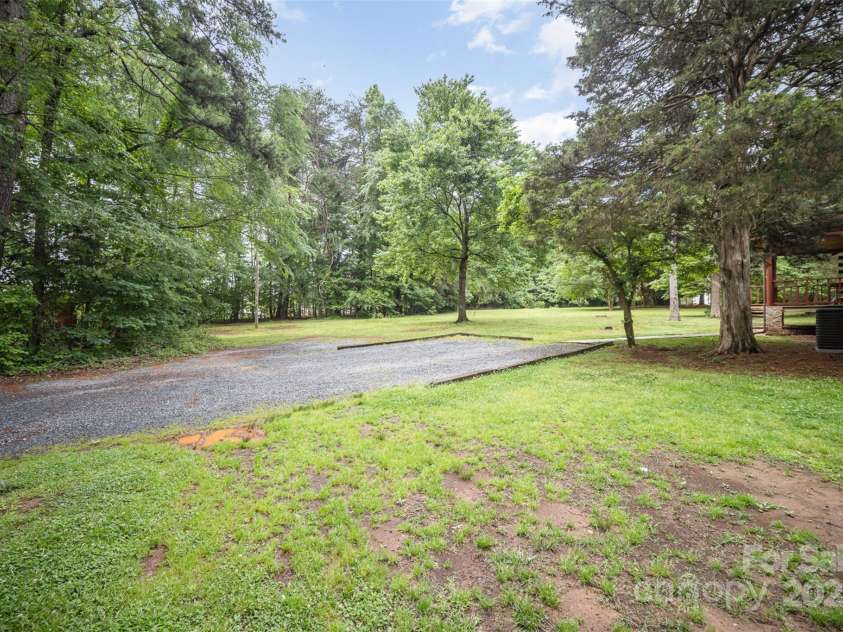 8464 Robinson Church Road, Charlotte, NC 28215.  MLS# CAR4255690, YatesRealty ID 12935. 
