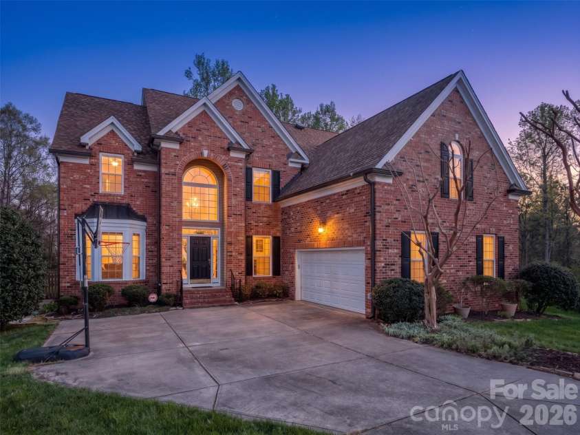 12103 Crescent Run Court, Charlotte, NC 28277.  MLS# CAR4403990, YatesRealty ID 12936. 