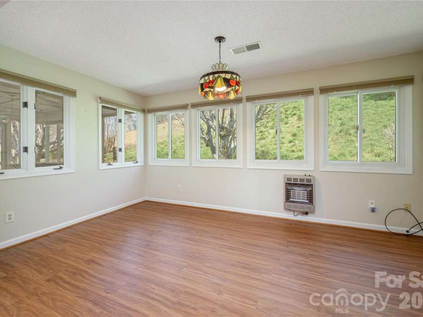 176 Derbyshire Drive, Hendersonville, NC 28792.  MLS# CAR4362871, YatesRealty ID 12938. 