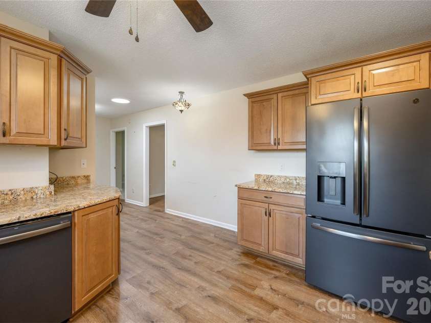 176 Derbyshire Drive, Hendersonville, NC 28792.  MLS# CAR4362871, YatesRealty ID 12938. 