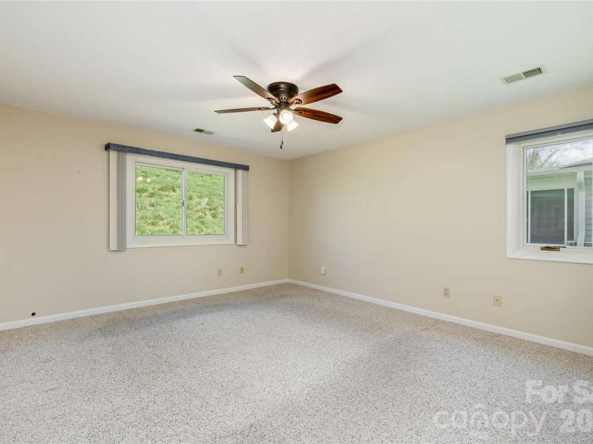 176 Derbyshire Drive, Hendersonville, NC 28792.  MLS# CAR4362871, YatesRealty ID 12938. 