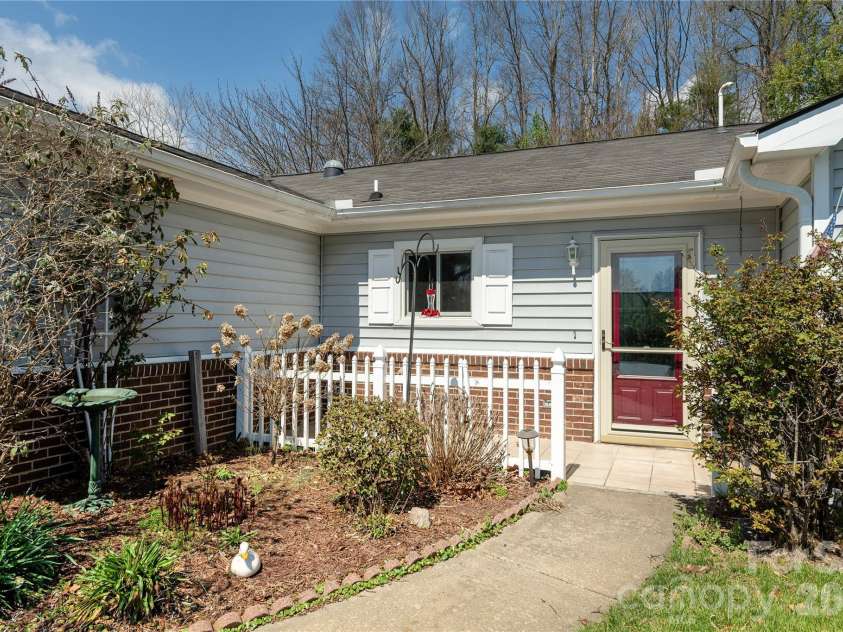 176 Derbyshire Drive, Hendersonville, NC 28792.  MLS# CAR4362871, YatesRealty ID 12938. Come inside!