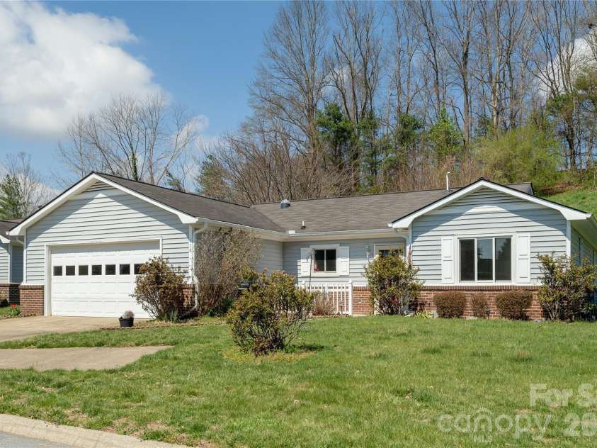 176 Derbyshire Drive, Hendersonville, NC 28792.  MLS# CAR4362871, YatesRealty ID 12938. Great community!