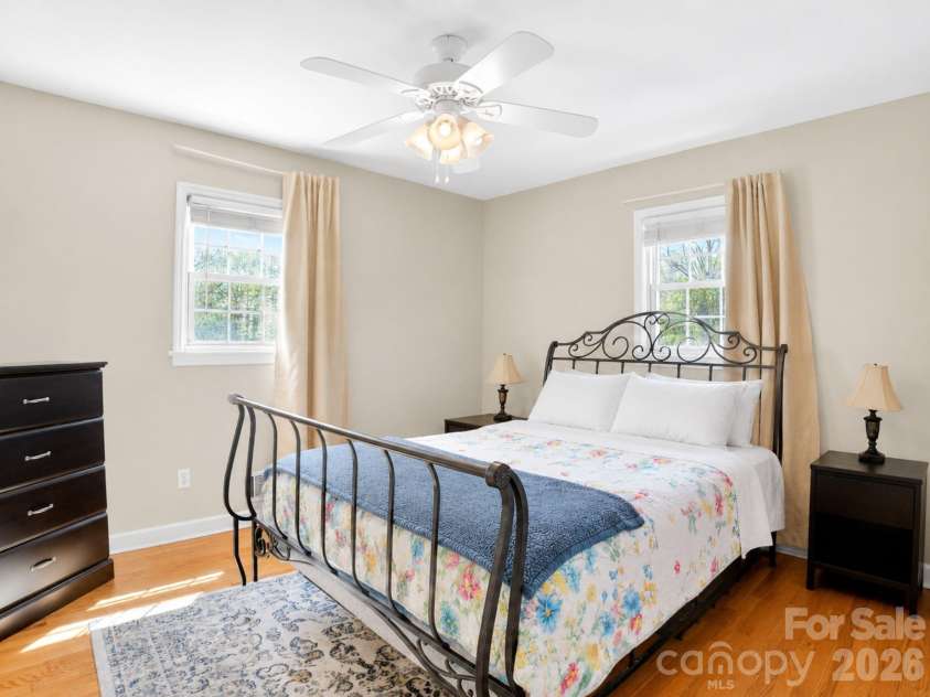 1091 16th Avenue, Hickory, NC 28601.  MLS# CAR4363676, YatesRealty ID 12939. 