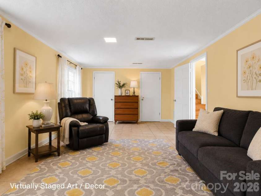 1091 16th Avenue, Hickory, NC 28601.  MLS# CAR4363676, YatesRealty ID 12939. 