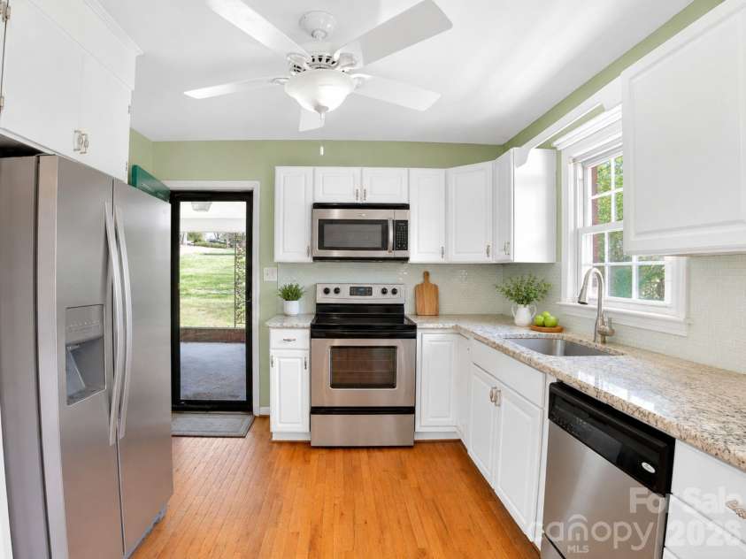 1091 16th Avenue, Hickory, NC 28601.  MLS# CAR4363676, YatesRealty ID 12939. Functional kitchen with abundant cabinet space and natural light