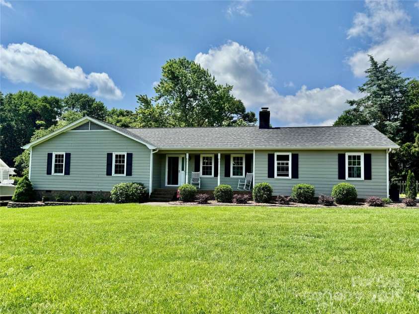 2810 Elizabeth Avenue, Shelby, NC 28150.  MLS# CAR4258399, YatesRealty ID 12939. 