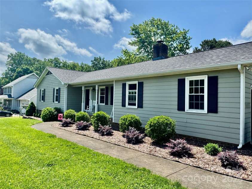 2810 Elizabeth Avenue, Shelby, NC 28150.  MLS# CAR4258399, YatesRealty ID 12939. 