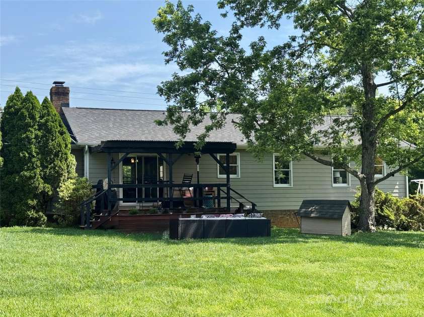 2810 Elizabeth Avenue, Shelby, NC 28150.  MLS# CAR4258399, YatesRealty ID 12939. 