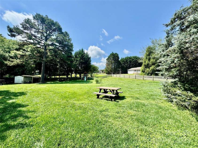 2810 Elizabeth Avenue, Shelby, NC 28150.  MLS# CAR4258399, YatesRealty ID 12939. 