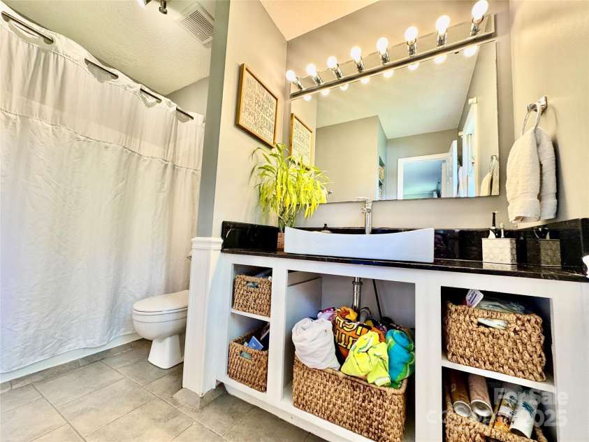 2810 Elizabeth Avenue, Shelby, NC 28150.  MLS# CAR4258399, YatesRealty ID 12939. 