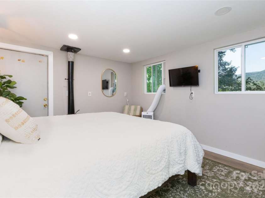 330 Overlook Drive, Maggie Valley, NC 28751.  MLS# CAR4181673, YatesRealty ID 1294. Additional Bed/Bonus Room