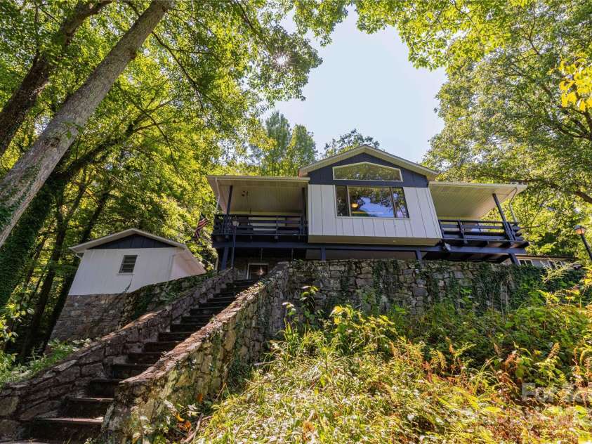 330 Overlook Drive, Maggie Valley, NC 28751.  MLS# CAR4181673, YatesRealty ID 1294. Aerial Image