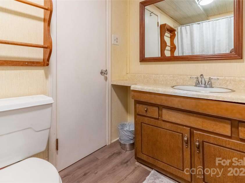 330 Overlook Drive, Maggie Valley, NC 28751.  MLS# CAR4300696, YatesRealty ID 1294. Basement bath