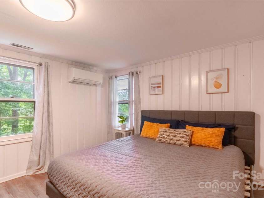 330 Overlook Drive, Maggie Valley, NC 28751.  MLS# CAR4300696, YatesRealty ID 1294. Upstairs bedroom