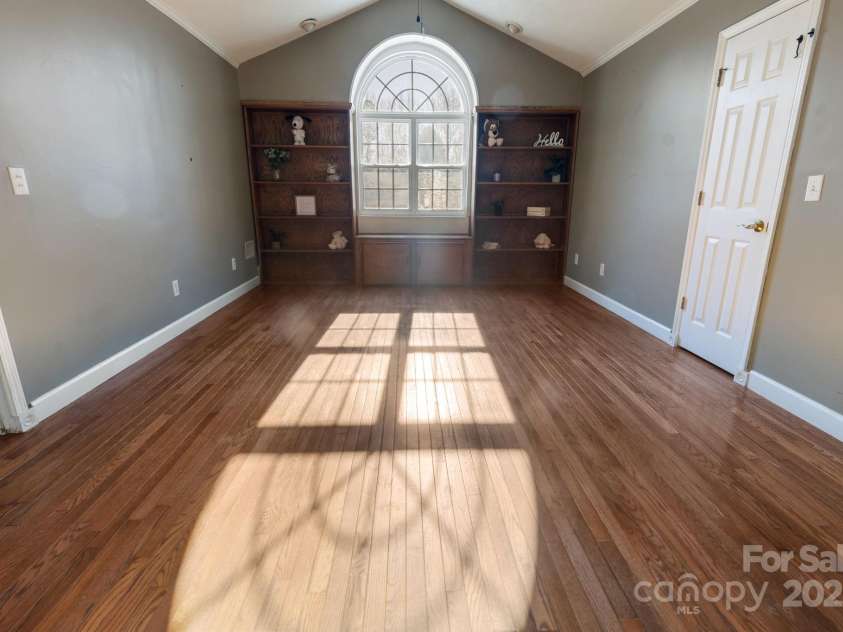 4806 Hickory Glen Drive, Matthews, NC 28105.  MLS# CAR4329359, YatesRealty ID 1294. 