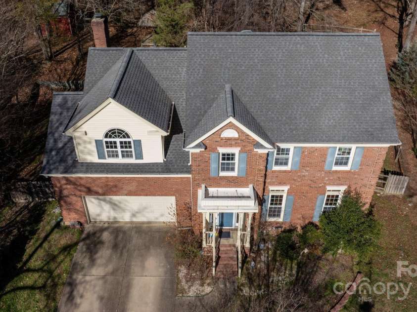 4806 Hickory Glen Drive, Matthews, NC 28105.  MLS# CAR4329359, YatesRealty ID 1294. 