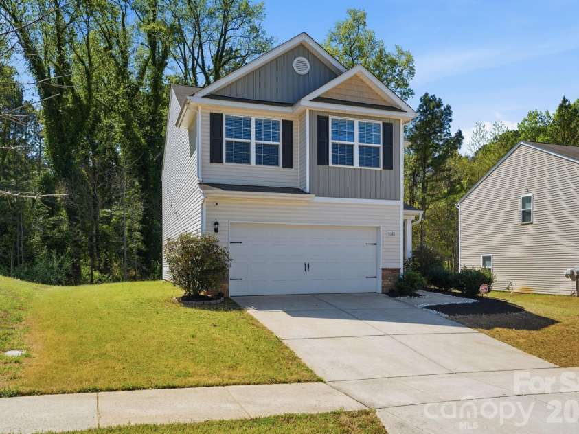 9528 Weikert Road, Charlotte, NC 28215.  MLS# CAR4363540, YatesRealty ID 12940. 