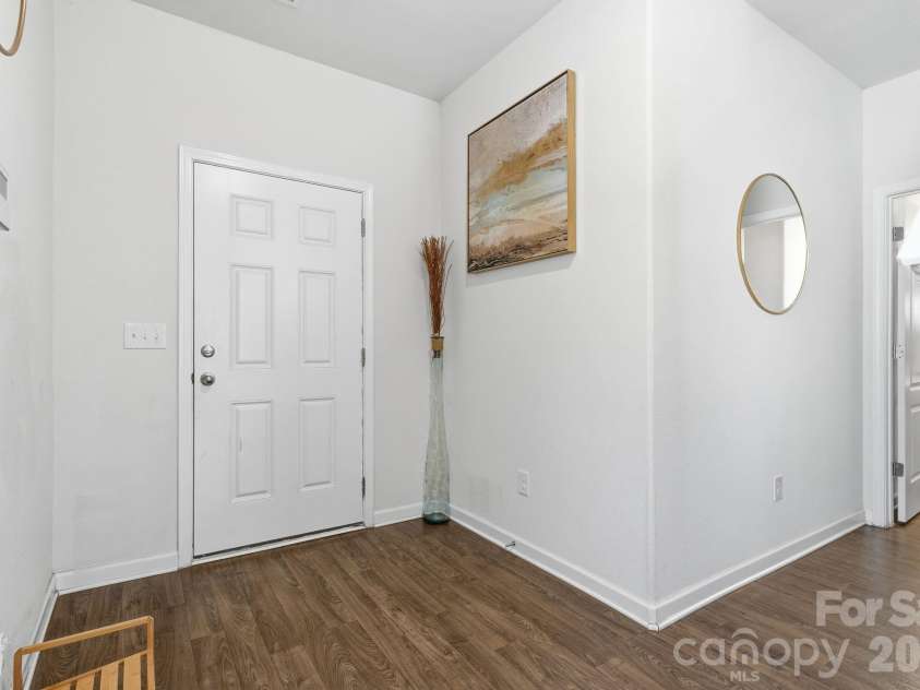 9528 Weikert Road, Charlotte, NC 28215.  MLS# CAR4363540, YatesRealty ID 12940. 