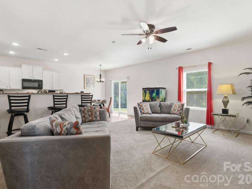 9528 Weikert Road, Charlotte, NC 28215.  MLS# CAR4363540, YatesRealty ID 12940. 