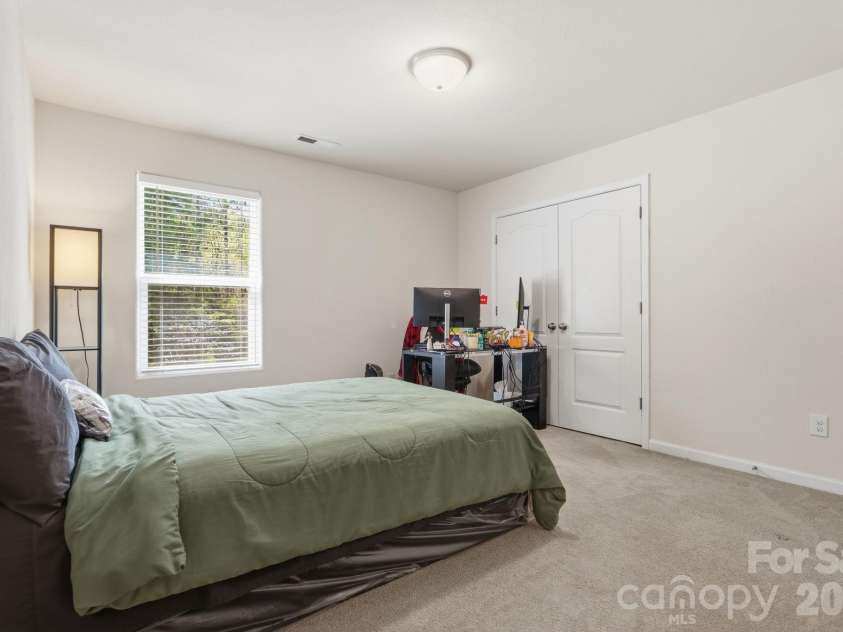 9528 Weikert Road, Charlotte, NC 28215.  MLS# CAR4363540, YatesRealty ID 12940. 