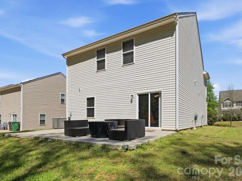 9528 Weikert Road, Charlotte, NC 28215.  MLS# CAR4363540, YatesRealty ID 12940. 
