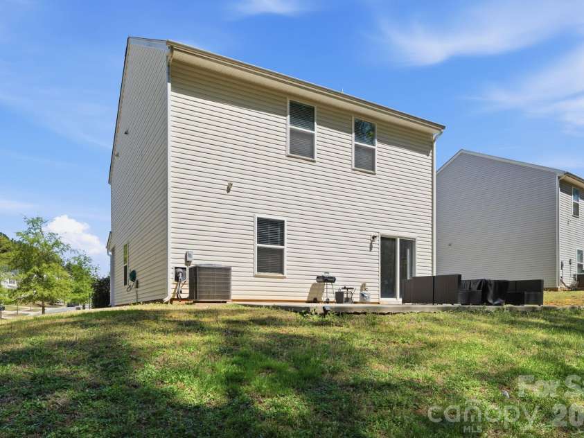 9528 Weikert Road, Charlotte, NC 28215.  MLS# CAR4363540, YatesRealty ID 12940. 