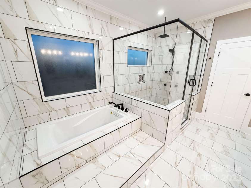 3251 WILSON Court, Lincolnton, NC 28092.  MLS# CAR4286121, YatesRealty ID 12941. 