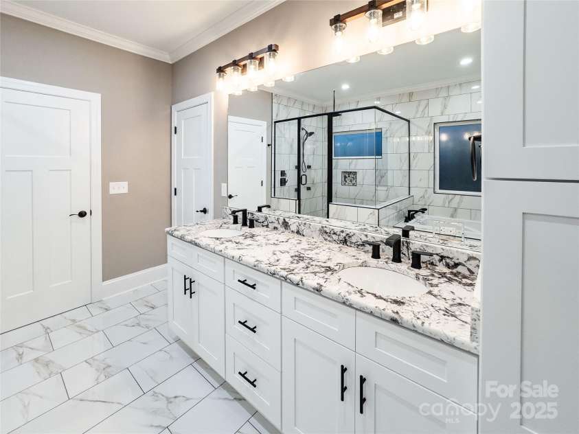 3251 WILSON Court, Lincolnton, NC 28092.  MLS# CAR4286121, YatesRealty ID 12941. 