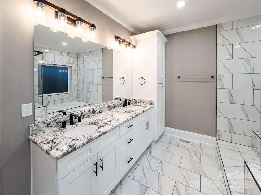 3251 WILSON Court, Lincolnton, NC 28092.  MLS# CAR4286121, YatesRealty ID 12941. 