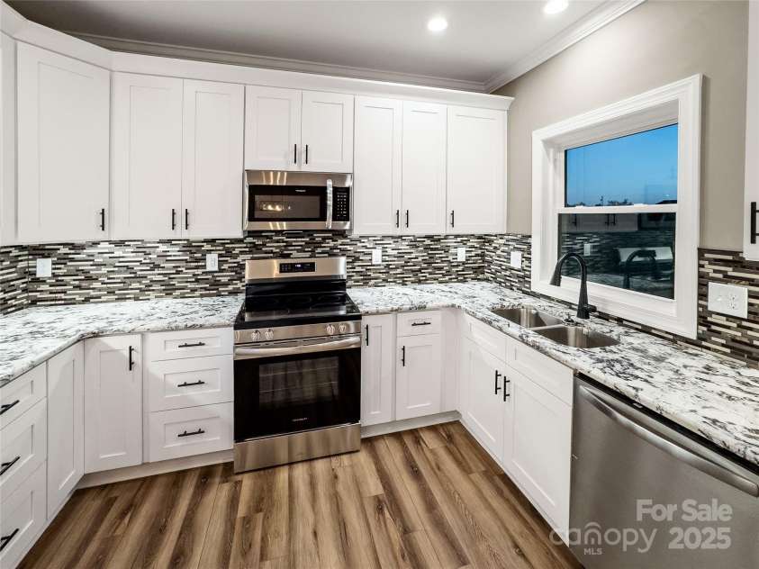 3251 WILSON Court, Lincolnton, NC 28092.  MLS# CAR4286121, YatesRealty ID 12941. 