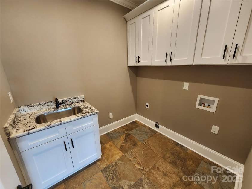 3251 WILSON Court, Lincolnton, NC 28092.  MLS# CAR4286121, YatesRealty ID 12941. 