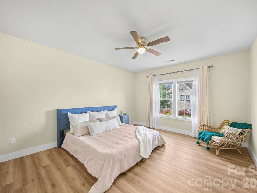 457 Riverwind Drive, Hendersonville, NC 28739.  MLS# CAR4364359, YatesRealty ID 12941. 