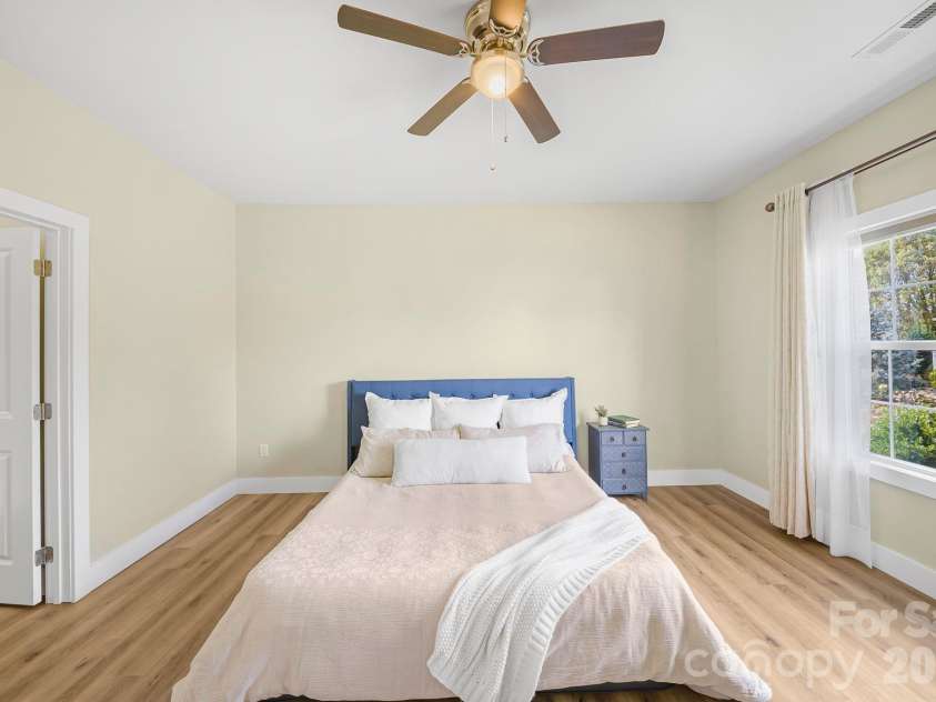 457 Riverwind Drive, Hendersonville, NC 28739.  MLS# CAR4364359, YatesRealty ID 12941. 