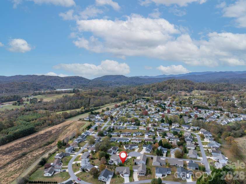 457 Riverwind Drive, Hendersonville, NC 28739.  MLS# CAR4364359, YatesRealty ID 12941. Large, Welcoming Community