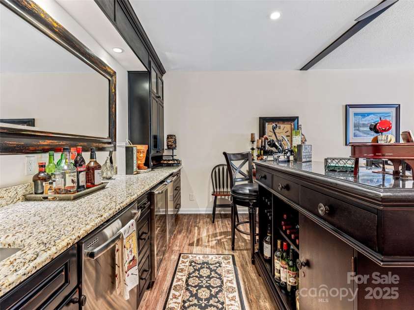 27 Putter Court, Hendersonville, NC 28739.  MLS# CAR4253747, YatesRealty ID 12942. Bar Area
