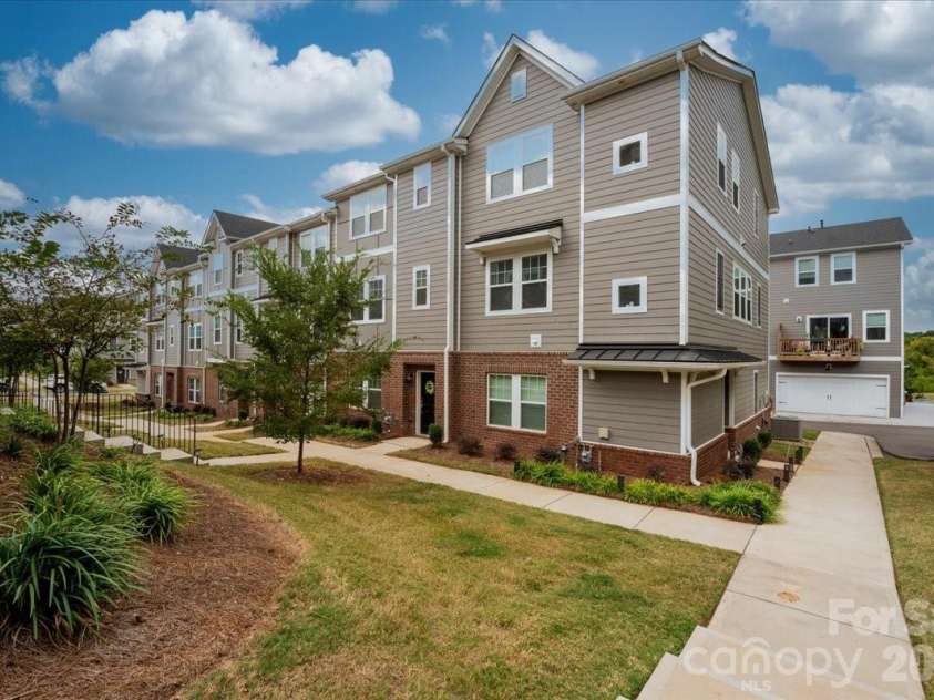4548 Millennium Avenue, Charlotte, NC 28217.  MLS# CAR4366460, YatesRealty ID 12942. 