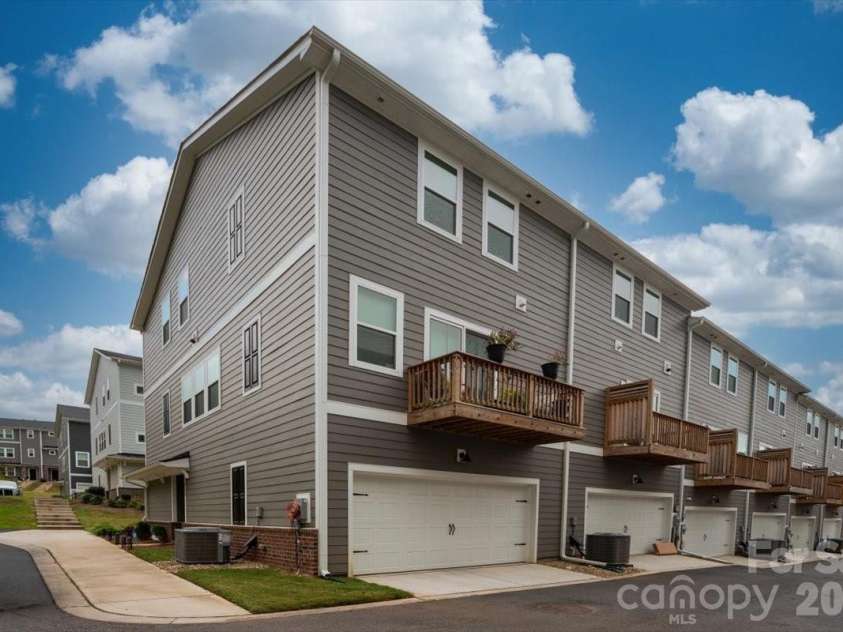 4548 Millennium Avenue, Charlotte, NC 28217.  MLS# CAR4366460, YatesRealty ID 12942. 